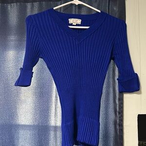 Blue Half Sleeved sweatshirt